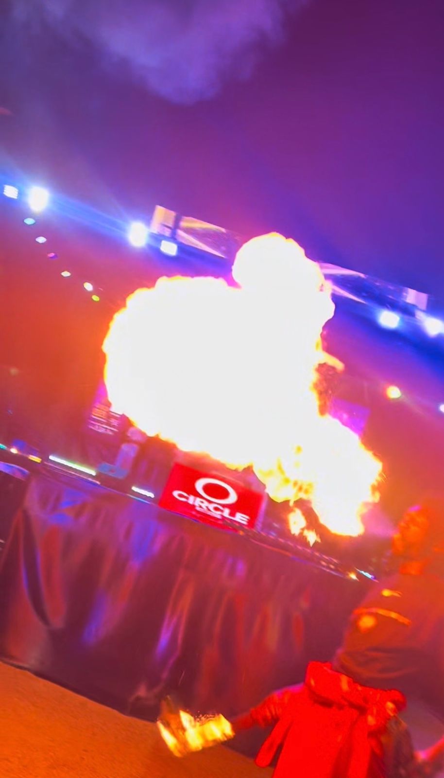 Effets pyrotechniques au DJ set